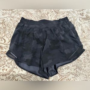 Lululemon size 6 4’ shorts, tags removed, never worn!